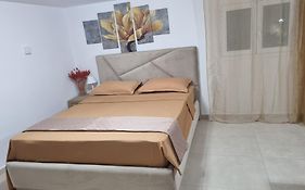 Cozy Apartment Near Sea And Airport